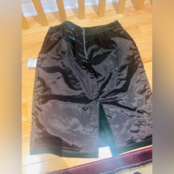 Danier Genuine Leather Olive Dark Green Skirt With Small slit & string at waist - Picture 11 of 14